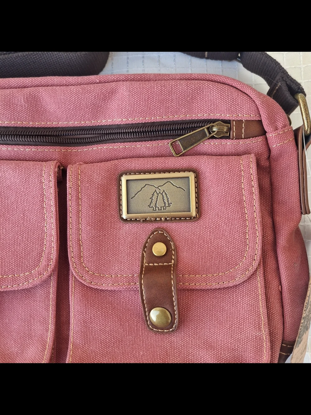 Prairie Schooner Padded Crossbody Bag Burgundy Canvas Travel Hiking Purse 12